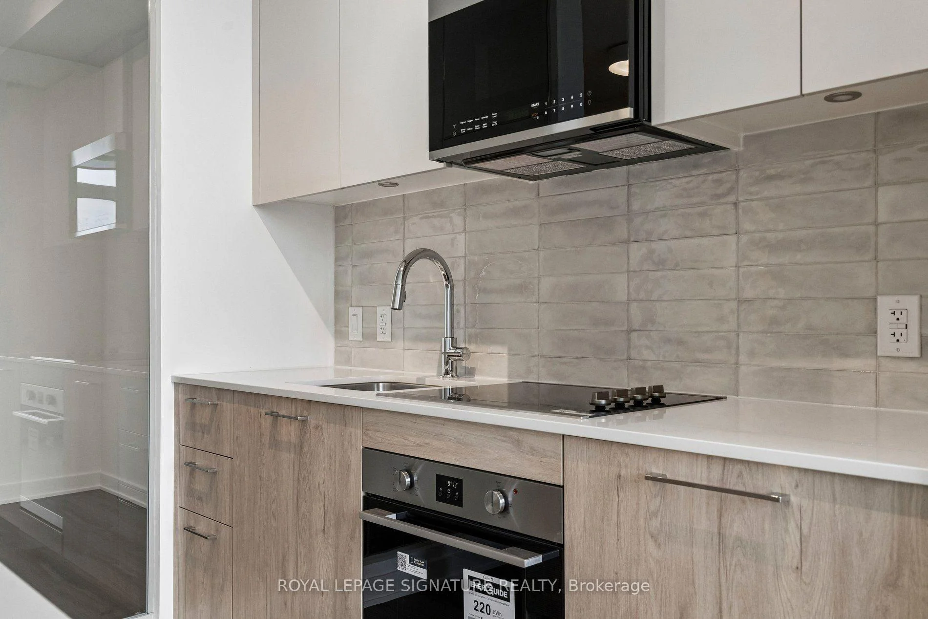 Photo 5 of Unit 822, 30 Dreamers Way, Toronto, Regent Park — HOMEH
