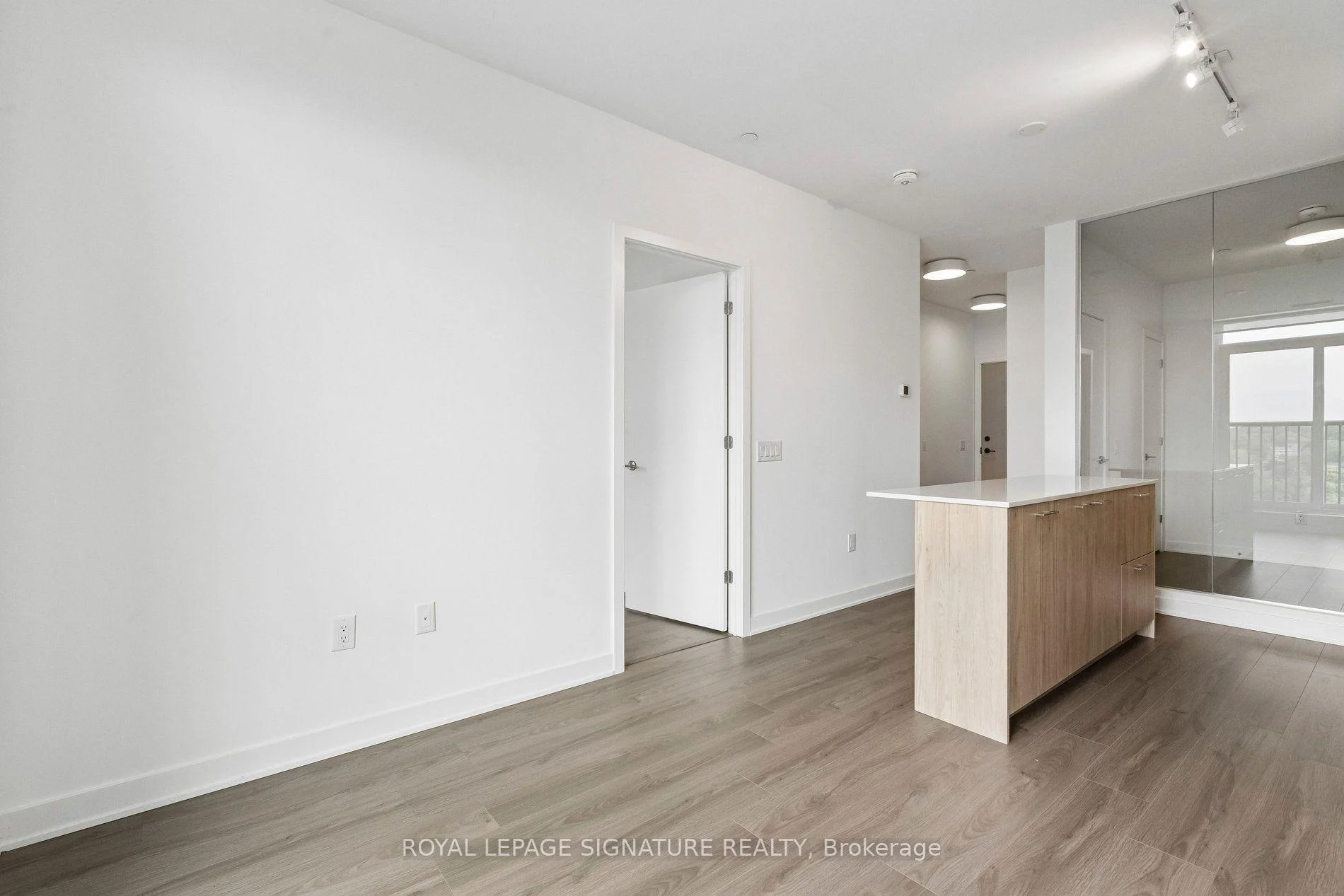 Photo 7 of Unit 822, 30 Dreamers Way, Toronto, Regent Park — HOMEH