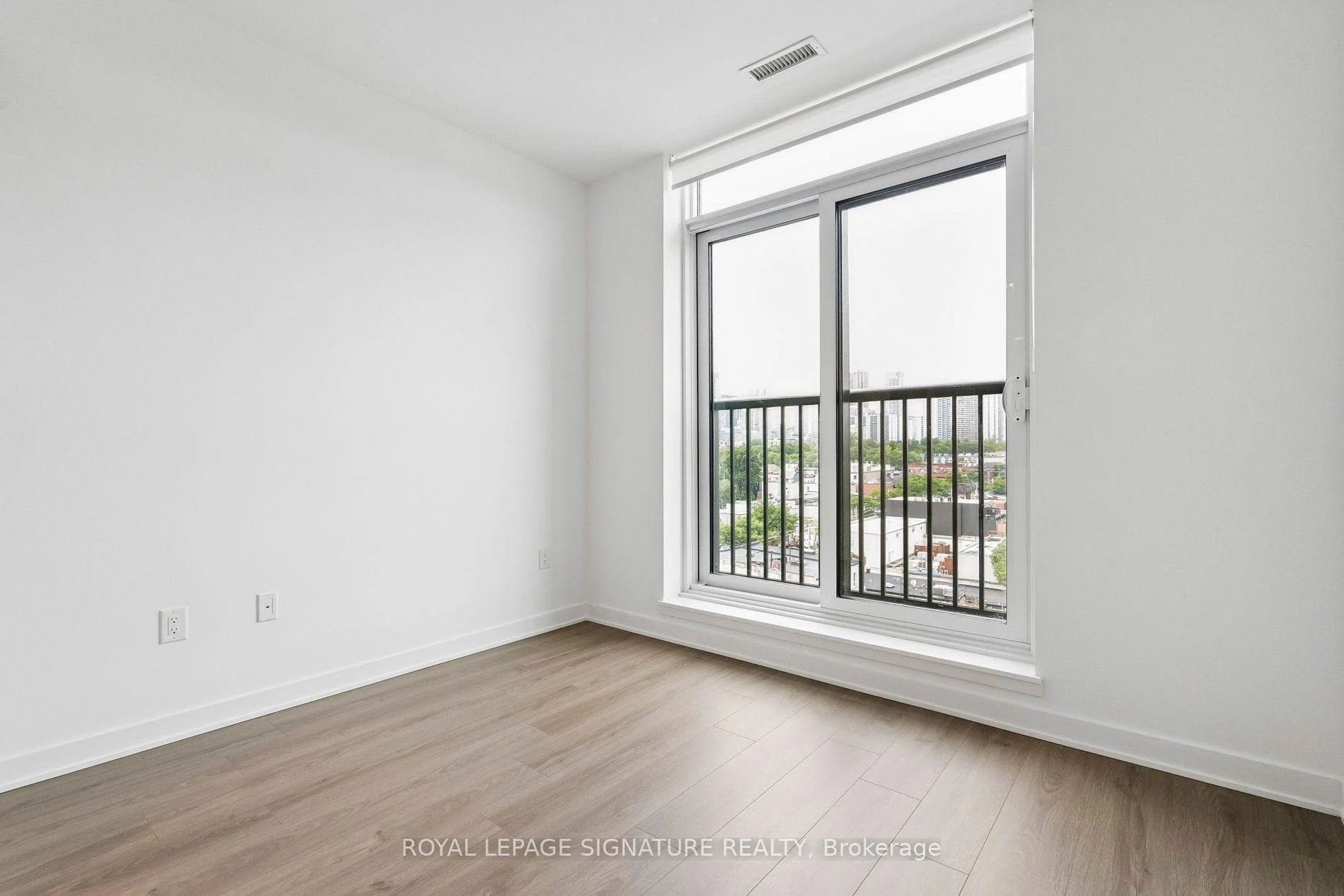 Photo 8 of Unit 822, 30 Dreamers Way, Toronto, Regent Park — HOMEH