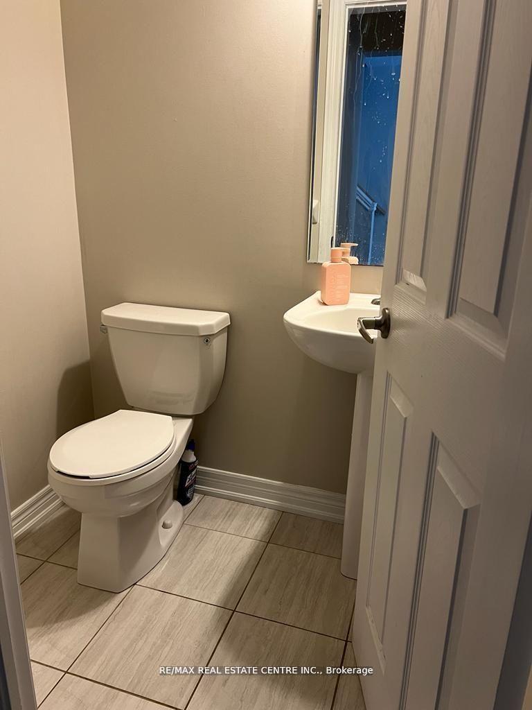 Photo 5 of 630 Linden Drive E, Cambridge, Pioneer Tower West — HOMEH