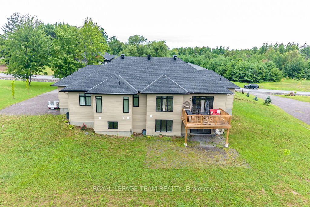Photo 41 of 80 Raymond Luhta Crescent, McNab/Braeside, Mcnab/Braeside Twps — HOMEH