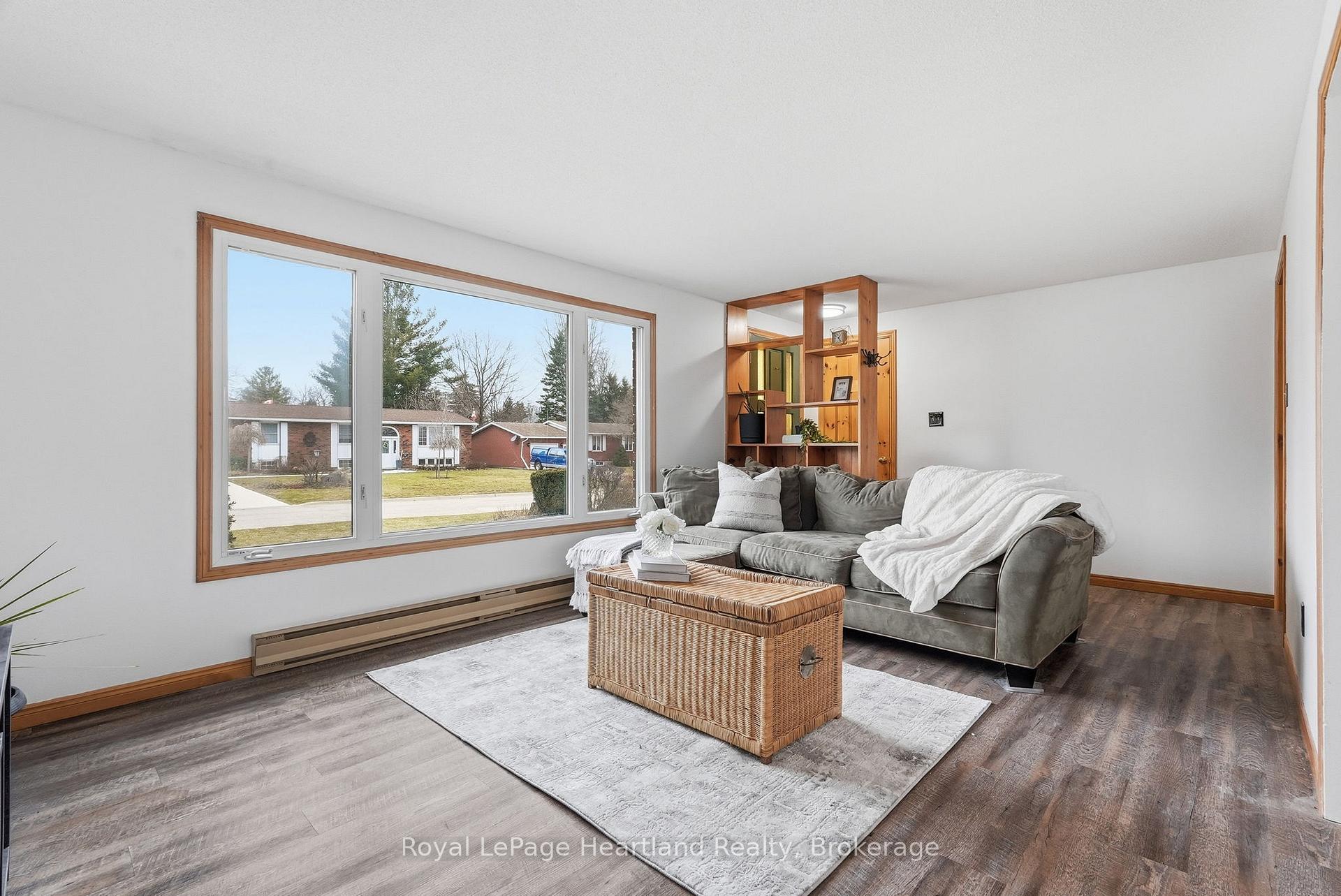 Photo 6 of 284 Manor Road, North Huron, Wingham — HOMEH