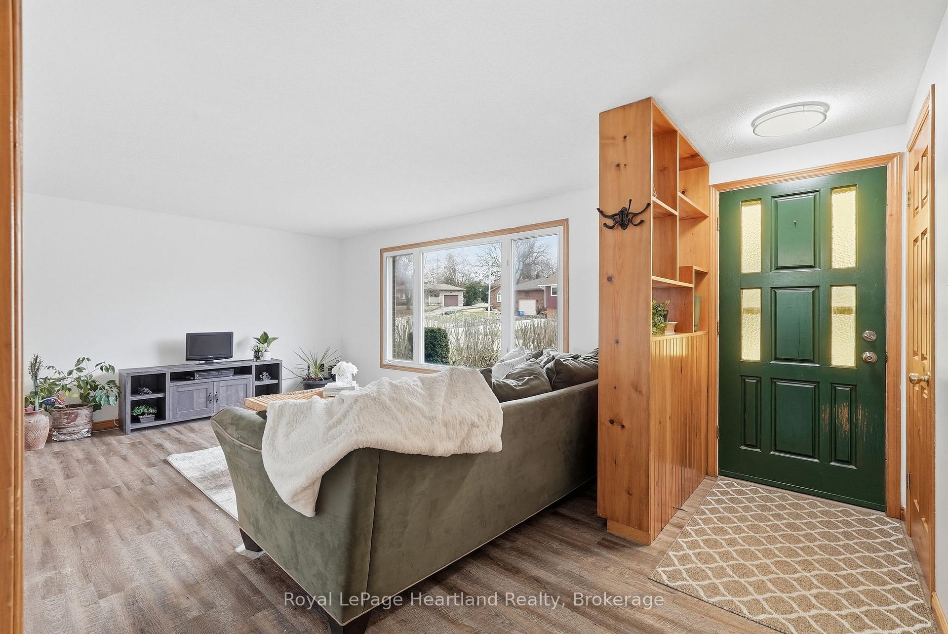 Photo 8 of 284 Manor Road, North Huron, Wingham — HOMEH