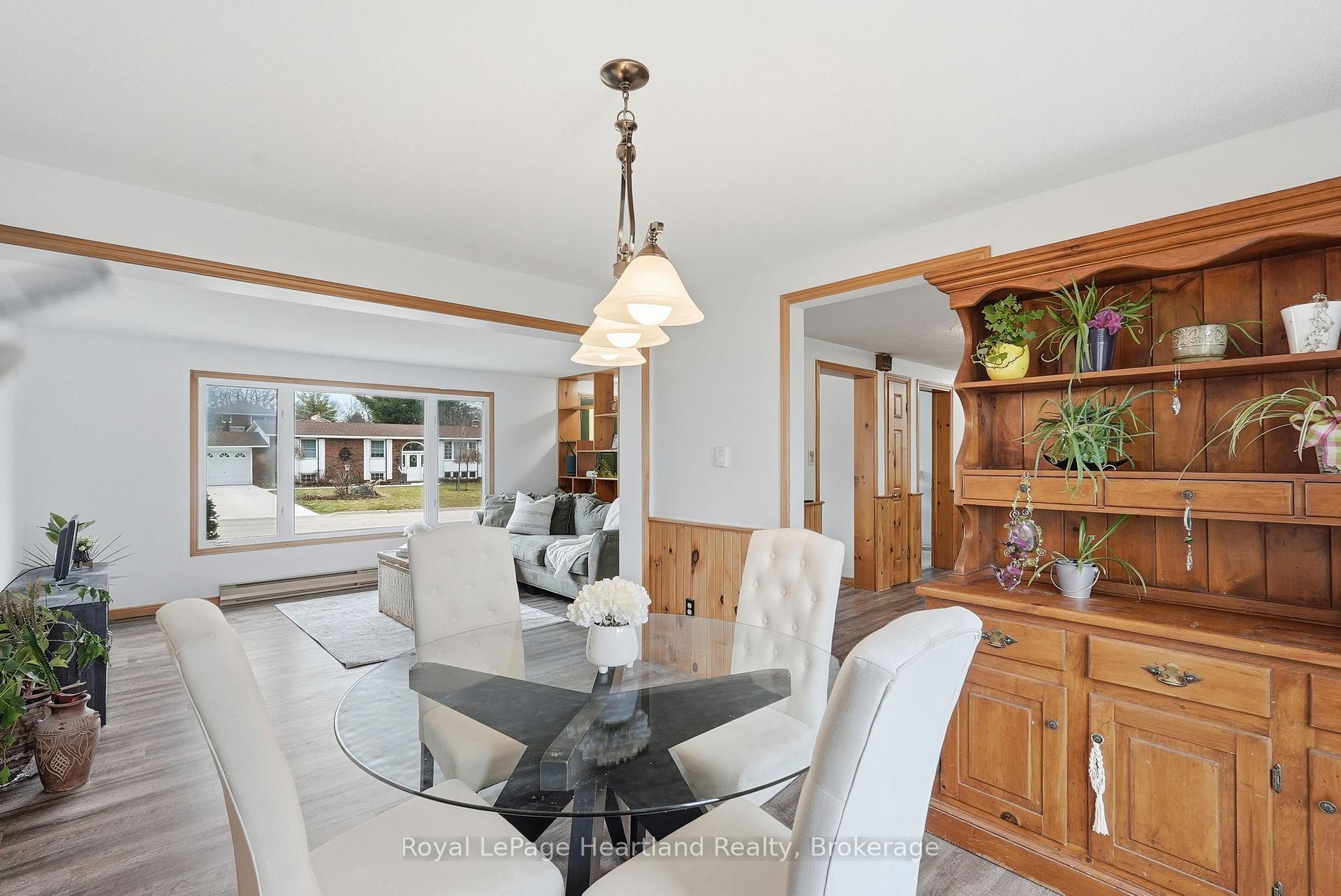 Photo 15 of 284 Manor Road, North Huron, Wingham — HOMEH