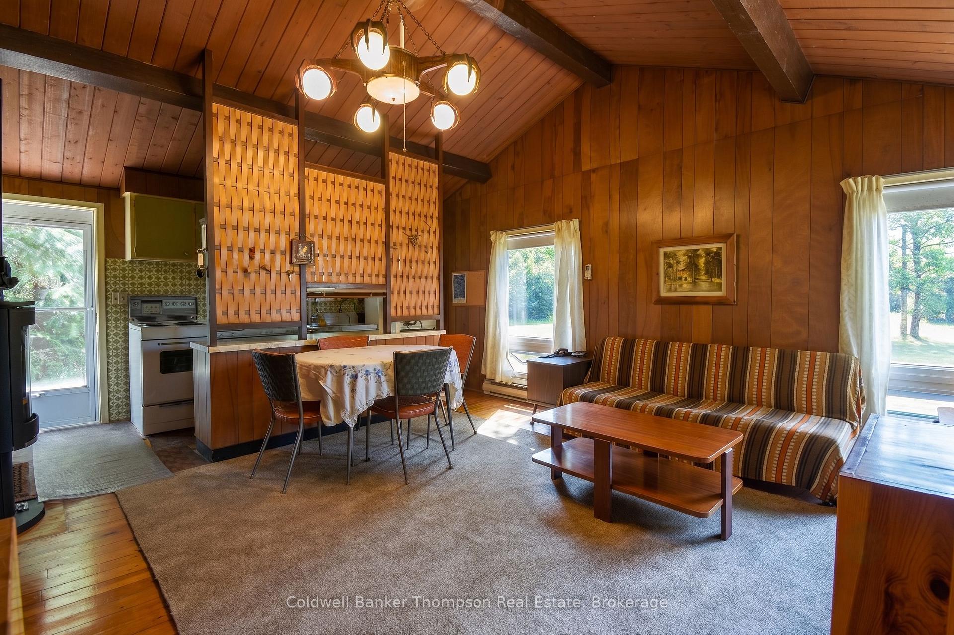Photo of 4293 Ravenscliffe Road