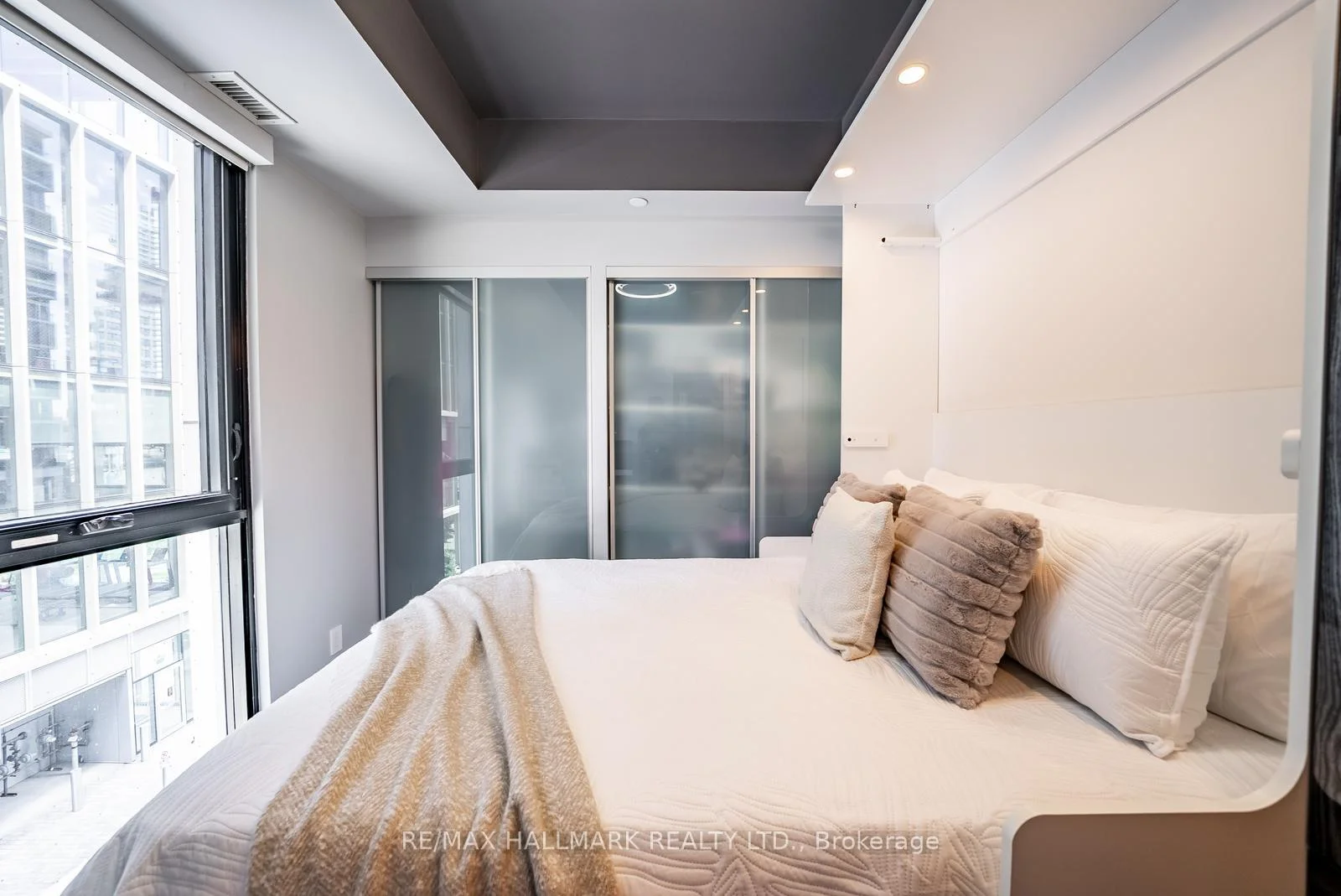 Photo 39 of Unit 301, 118 Merchants' Wharf, Toronto, Waterfront Communities — HOMEH