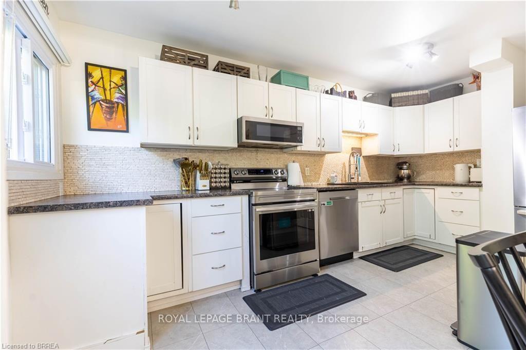 Photo 5 of Unit E5, 500 Stone Church Road W, Hamilton, Gilkson — HOMEH