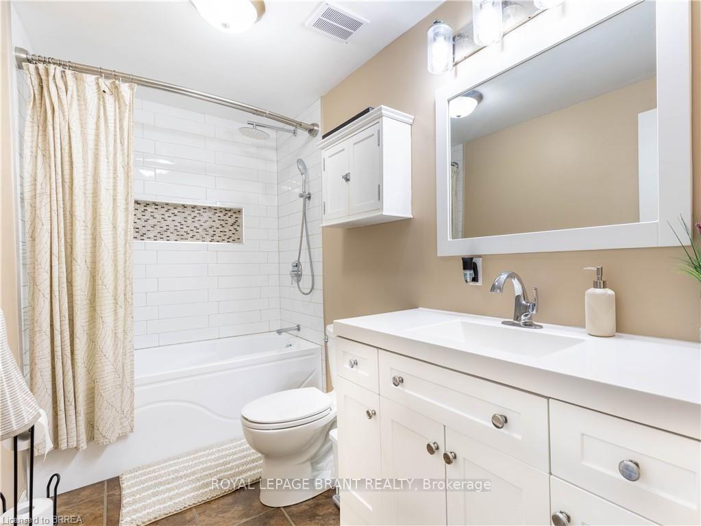 Photo 12 of Unit E5, 500 Stone Church Road W, Hamilton, Gilkson — HOMEH