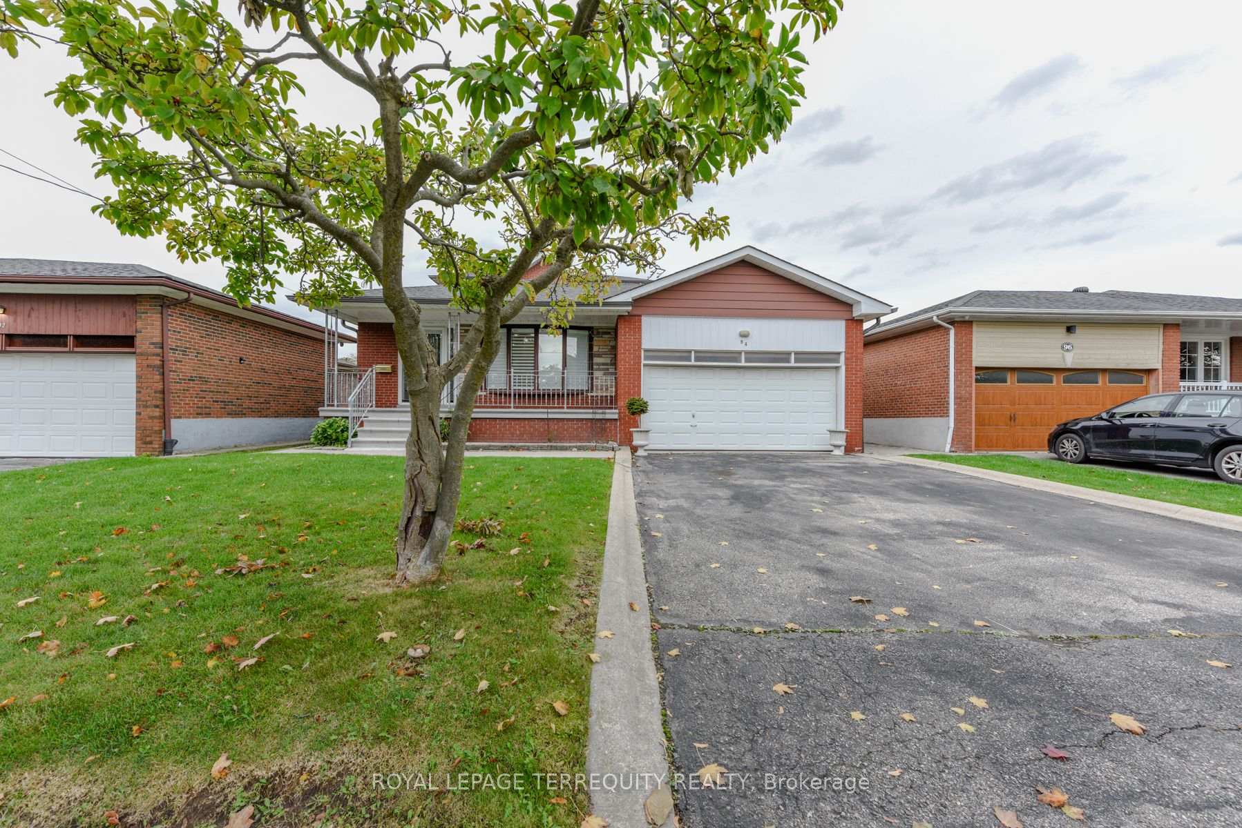 Photo 2 of 94 Melbert Road, Etobicoke, Eringate-Centennial-West Deane — HOMEH
