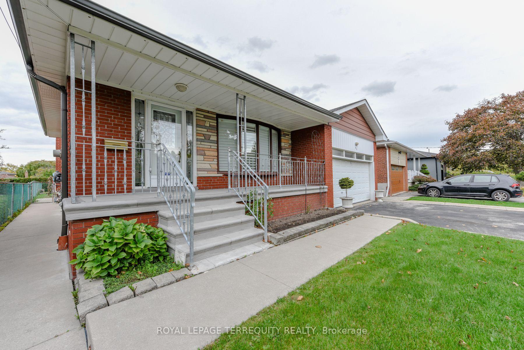 Photo 3 of 94 Melbert Road, Etobicoke, Eringate-Centennial-West Deane — HOMEH