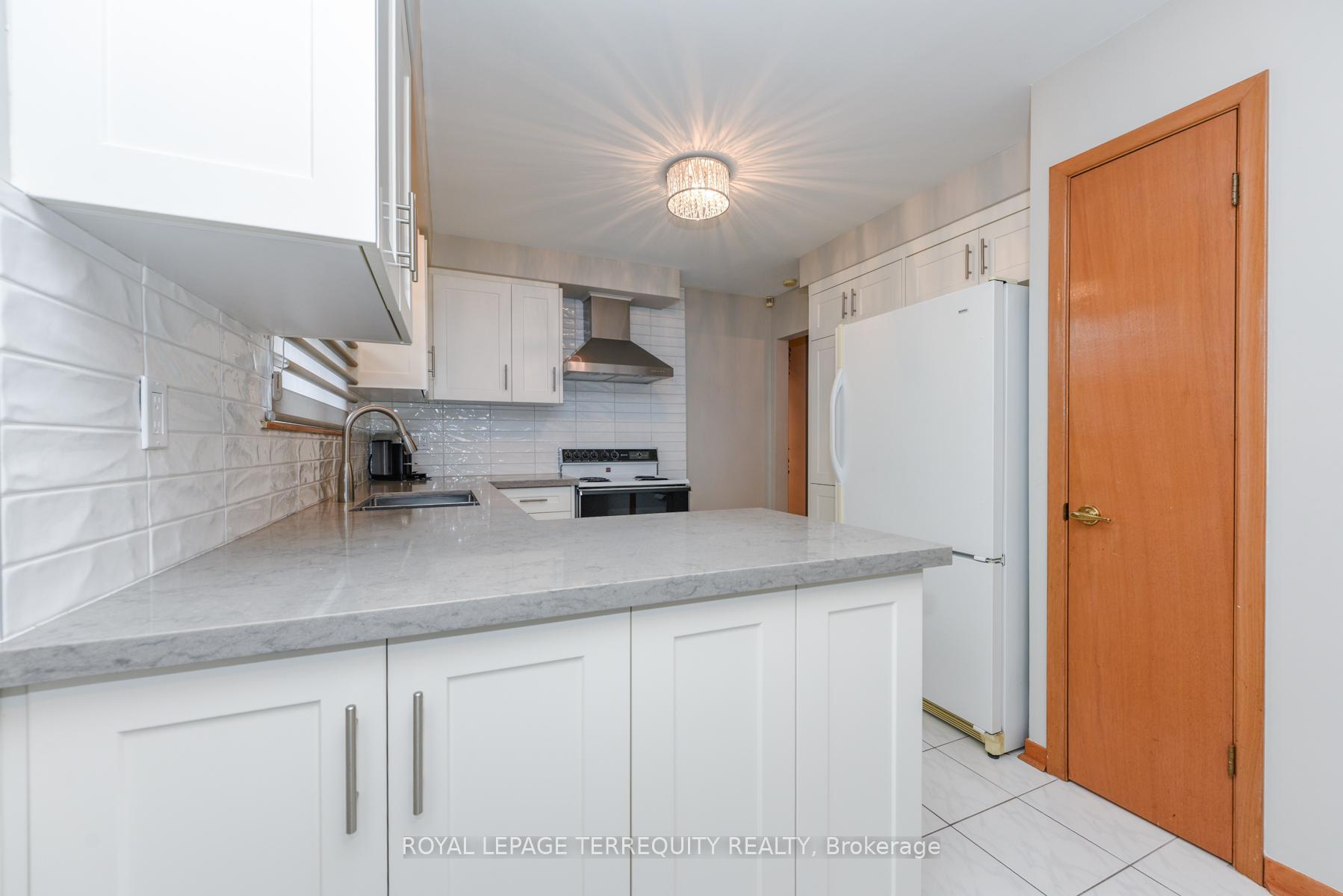Photo 12 of 94 Melbert Road, Etobicoke, Eringate-Centennial-West Deane — HOMEH