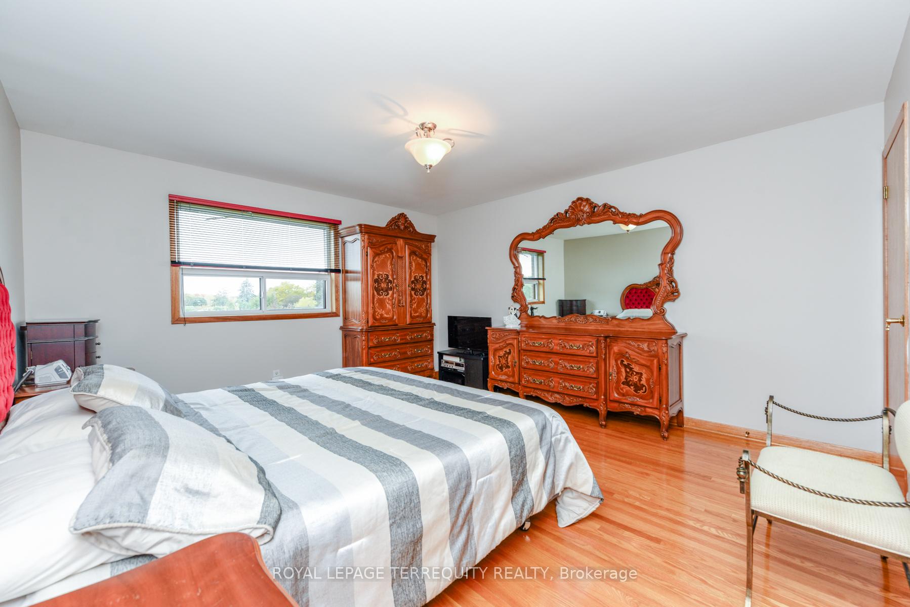 Photo 32 of 94 Melbert Road, Etobicoke, Eringate-Centennial-West Deane — HOMEH