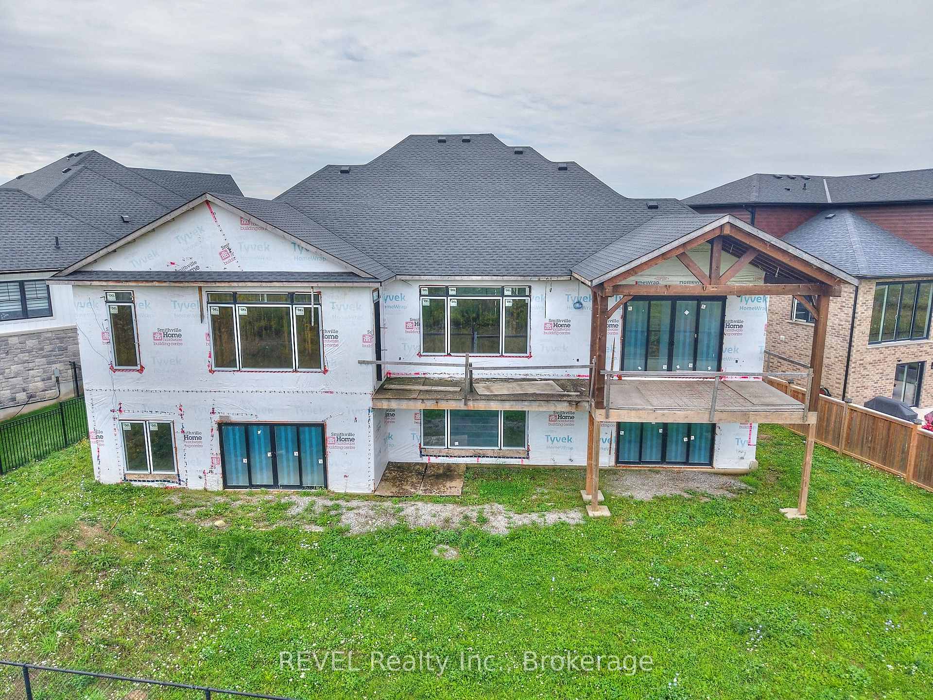 Photo 5 of 62 Bergenstein Crescent, Pelham, Fonthill — HOMEH