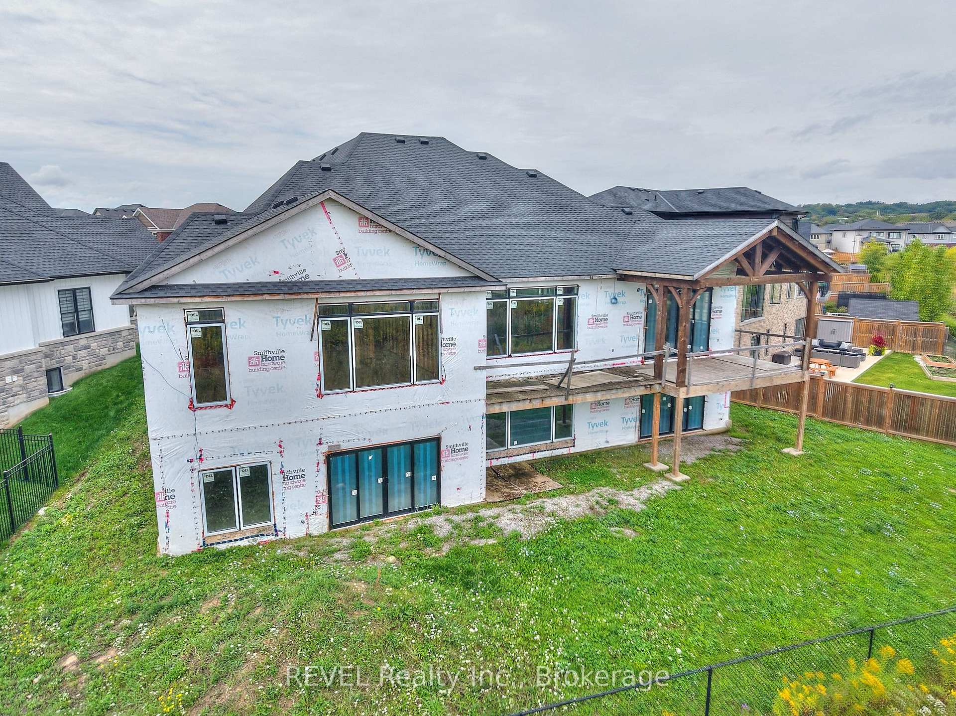 Photo 7 of 62 Bergenstein Crescent, Pelham, Fonthill — HOMEH