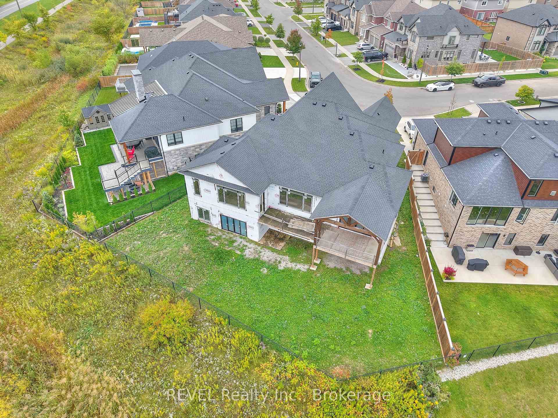 Photo 8 of 62 Bergenstein Crescent, Pelham, Fonthill — HOMEH