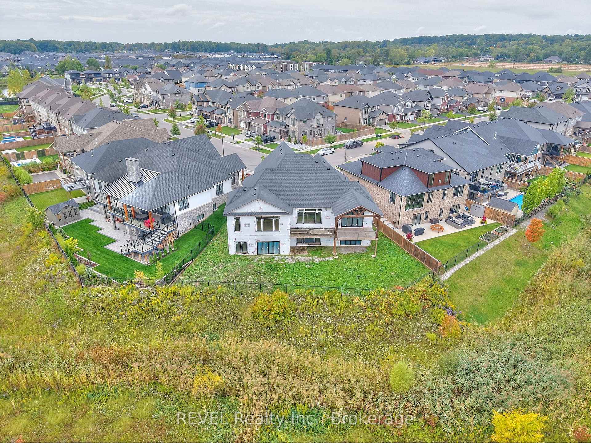Photo 10 of 62 Bergenstein Crescent, Pelham, Fonthill — HOMEH