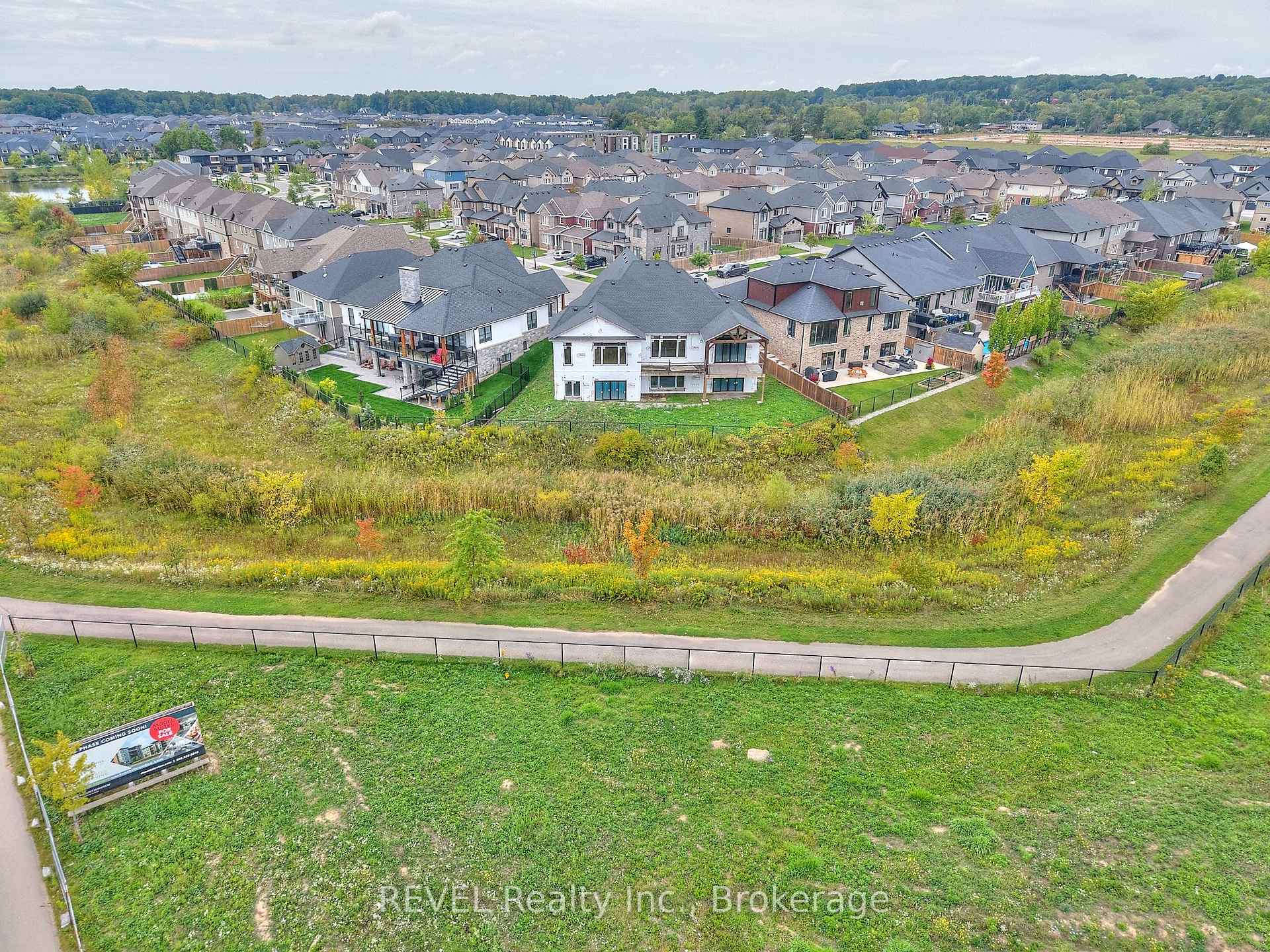 Photo 11 of 62 Bergenstein Crescent, Pelham, Fonthill — HOMEH