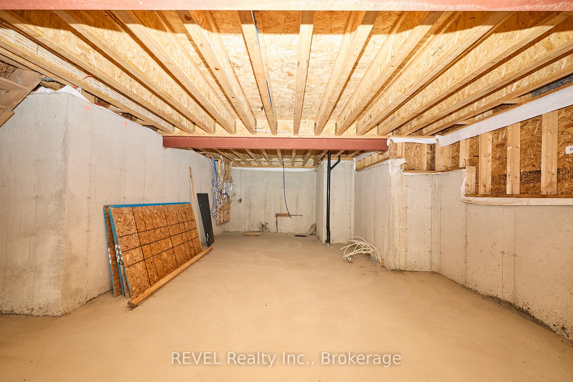 Photo 35 of 62 Bergenstein Crescent, Pelham, Fonthill — HOMEH