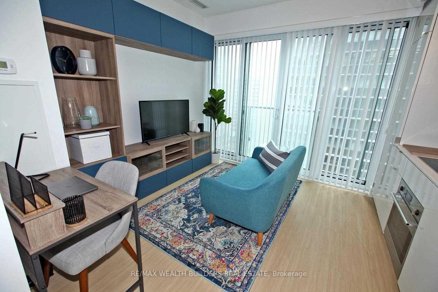 Photo 5 of Unit 1108, 7 Grenville Street, Toronto, Bay Street Corridor — HOMEH