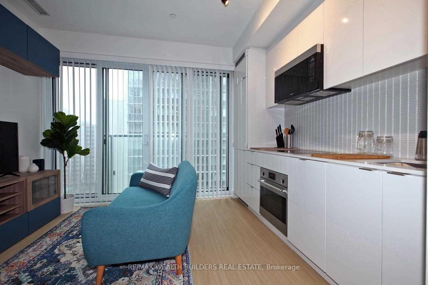 Photo 6 of Unit 1108, 7 Grenville Street, Toronto, Bay Street Corridor — HOMEH