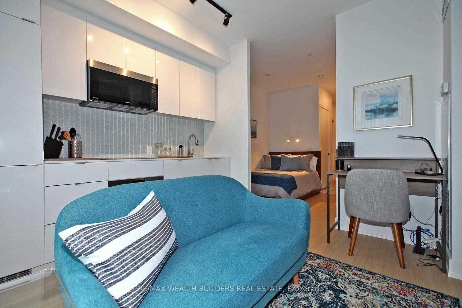 Photo 8 of Unit 1108, 7 Grenville Street, Toronto, Bay Street Corridor — HOMEH