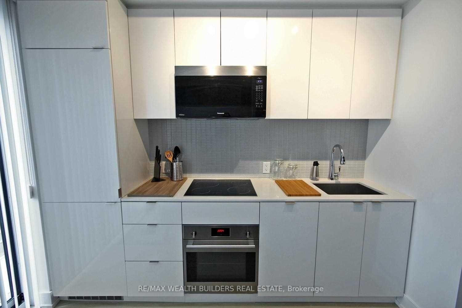 Photo 10 of Unit 1108, 7 Grenville Street, Toronto, Bay Street Corridor — HOMEH