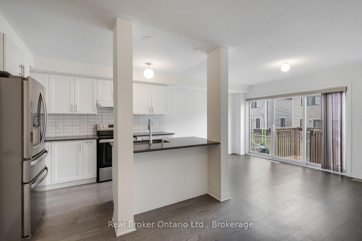 Photo 4 of Unit 267, 79 Caspian Square, Clarington, Bowmanville — HOMEH
