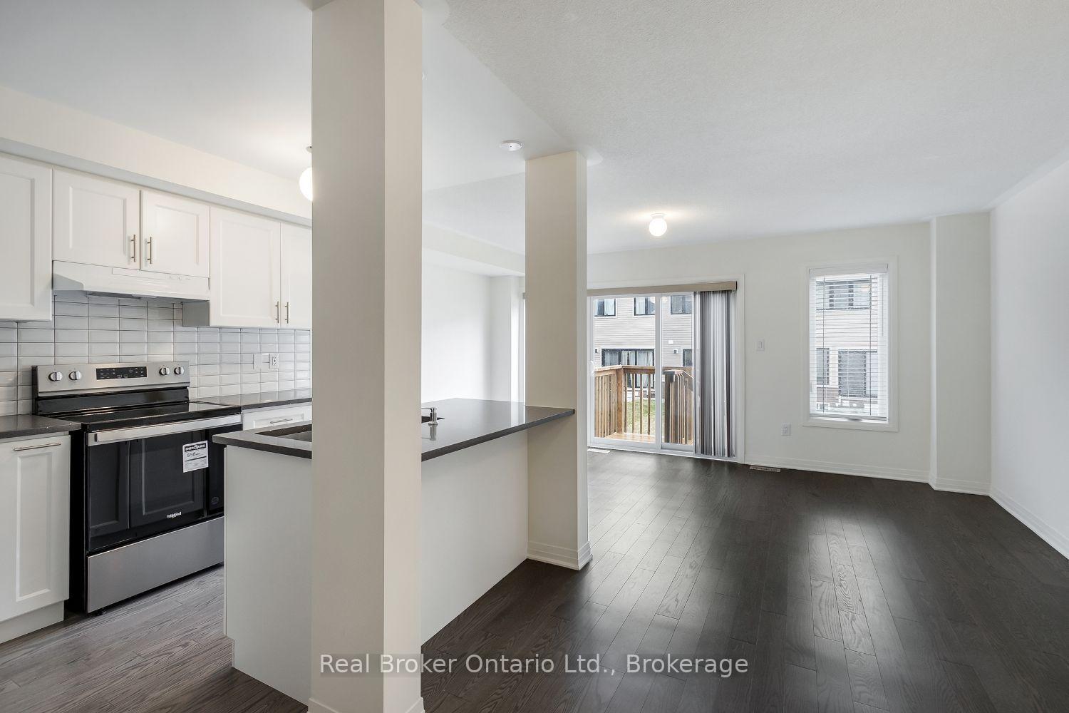 Photo 5 of Unit 267, 79 Caspian Square, Clarington, Bowmanville — HOMEH