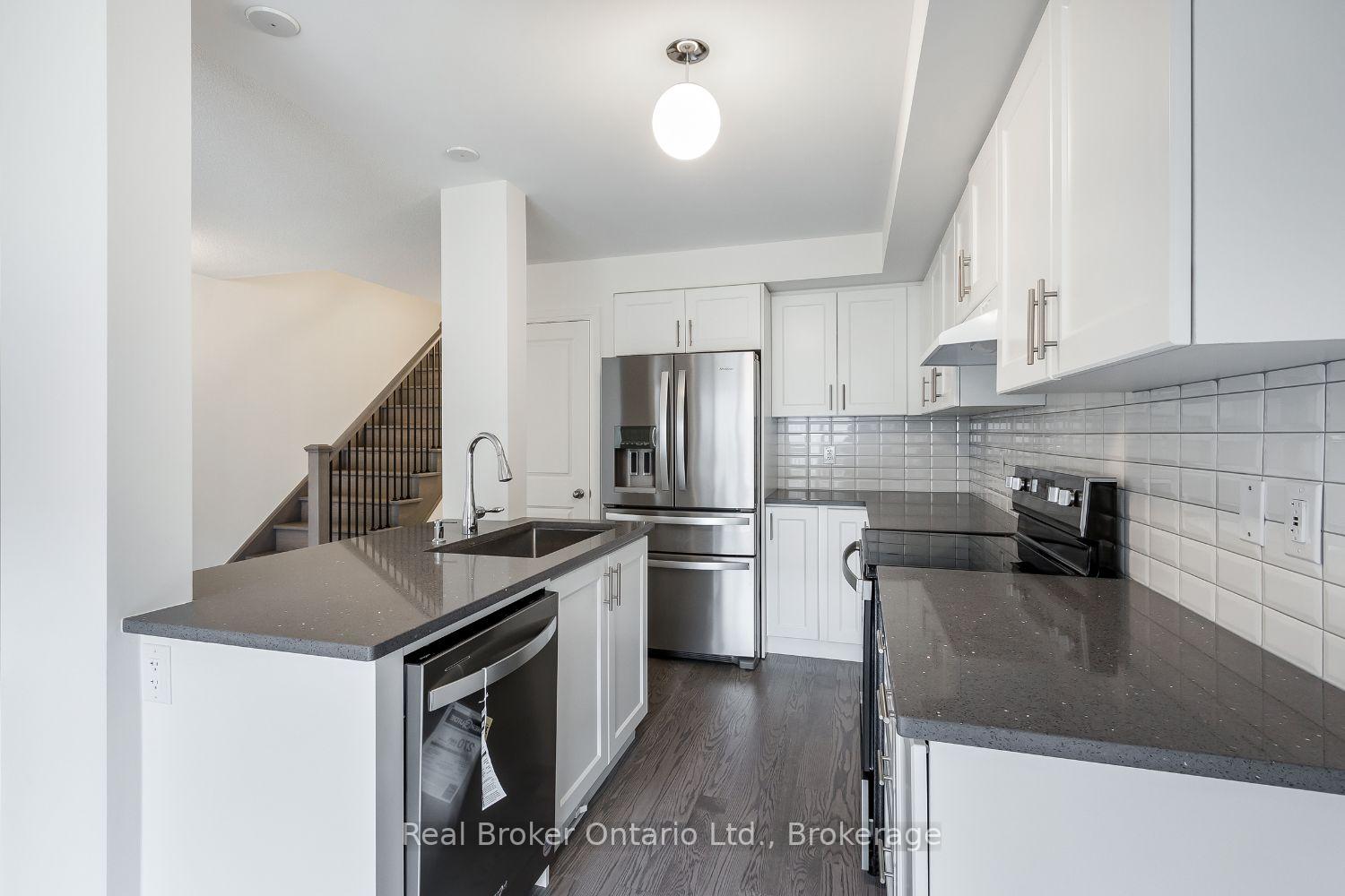 Photo 8 of Unit 267, 79 Caspian Square, Clarington, Bowmanville — HOMEH