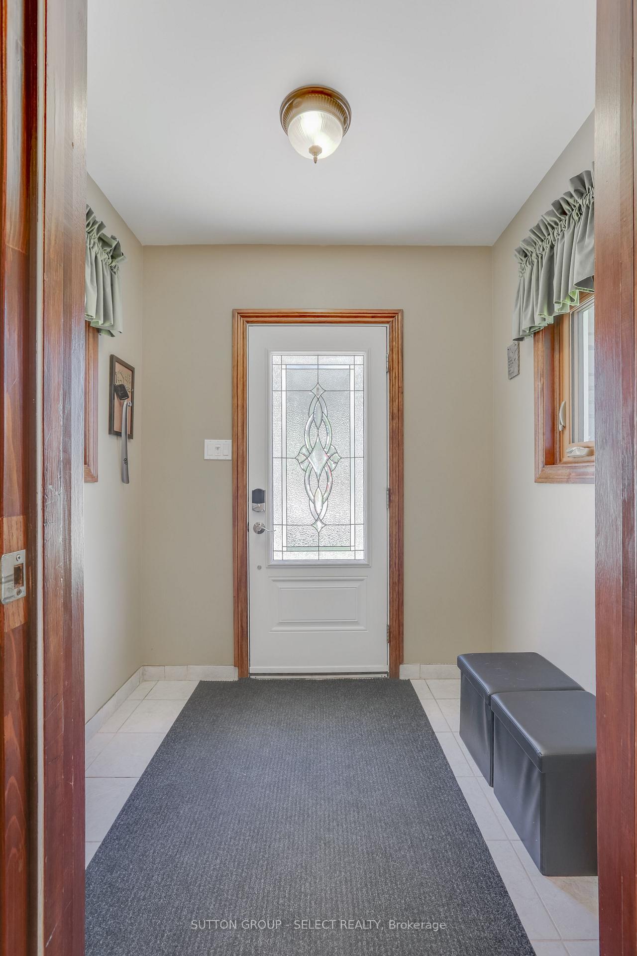 Photo 4 of 1054 Chippewa Drive, London, East D — HOMEH