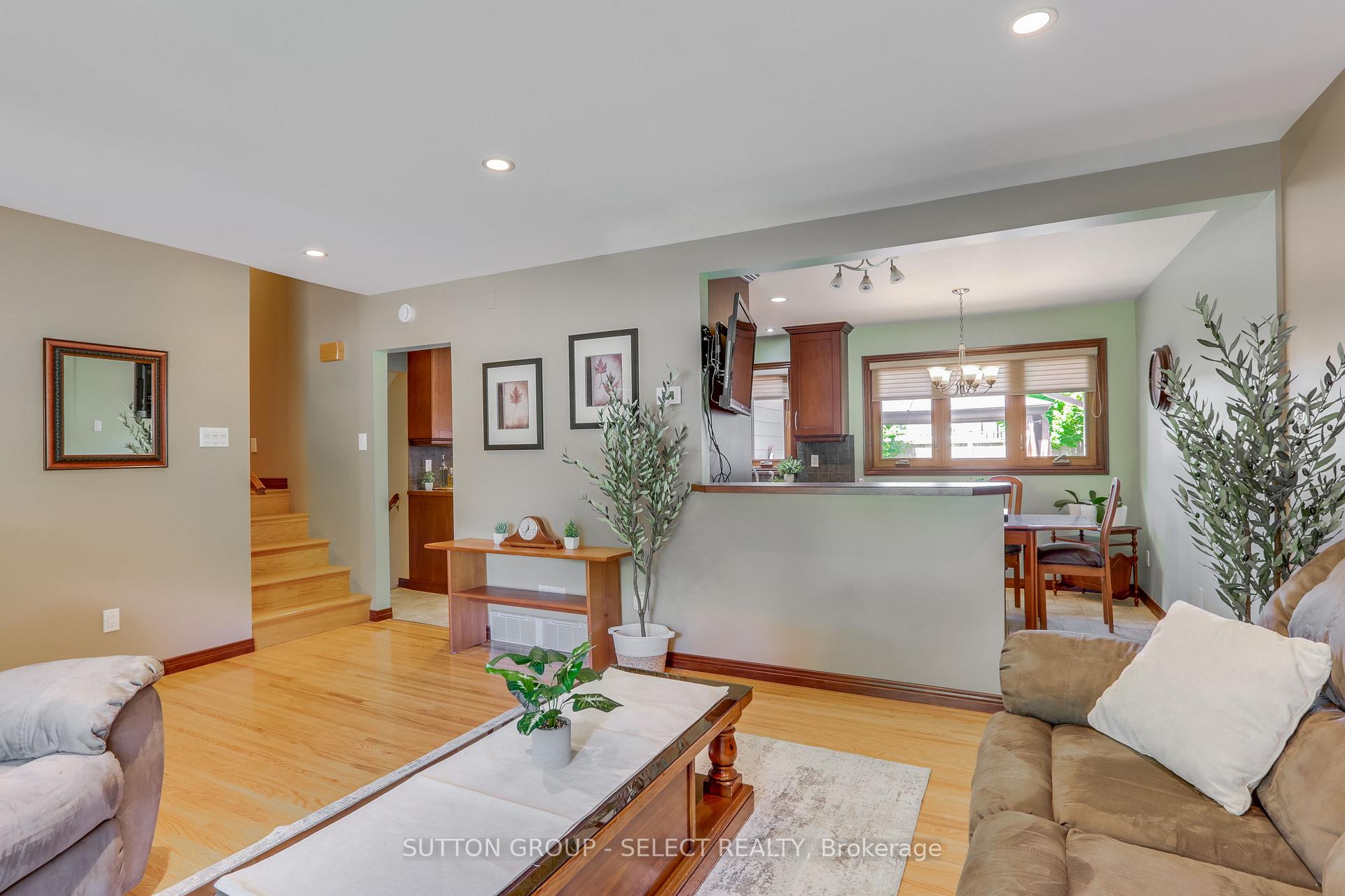 Photo 6 of 1054 Chippewa Drive, London, East D — HOMEH