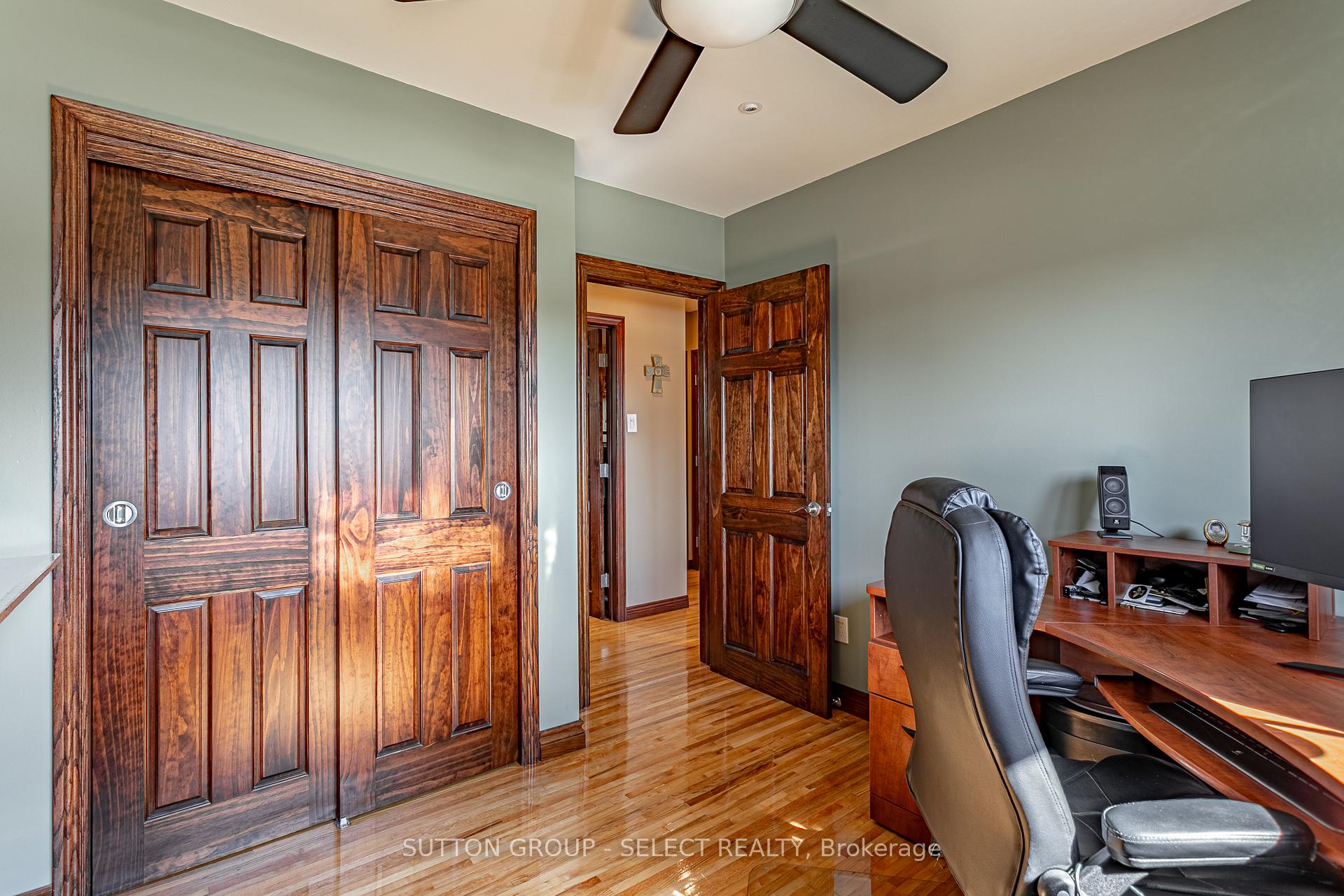 Photo 15 of 1054 Chippewa Drive, London, East D — HOMEH