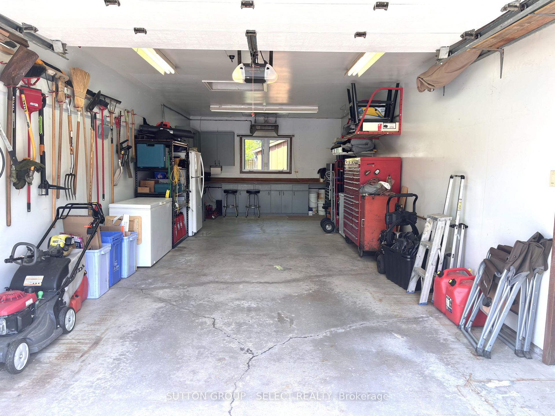 Photo 27 of 1054 Chippewa Drive, London, East D — HOMEH