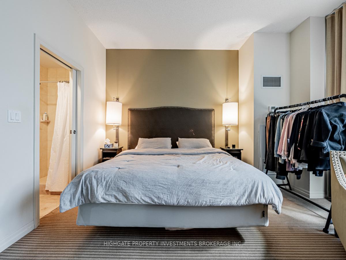 Photo 8 of Unit 2005, 1 King Street W, Toronto, Bay Street Corridor — HOMEH