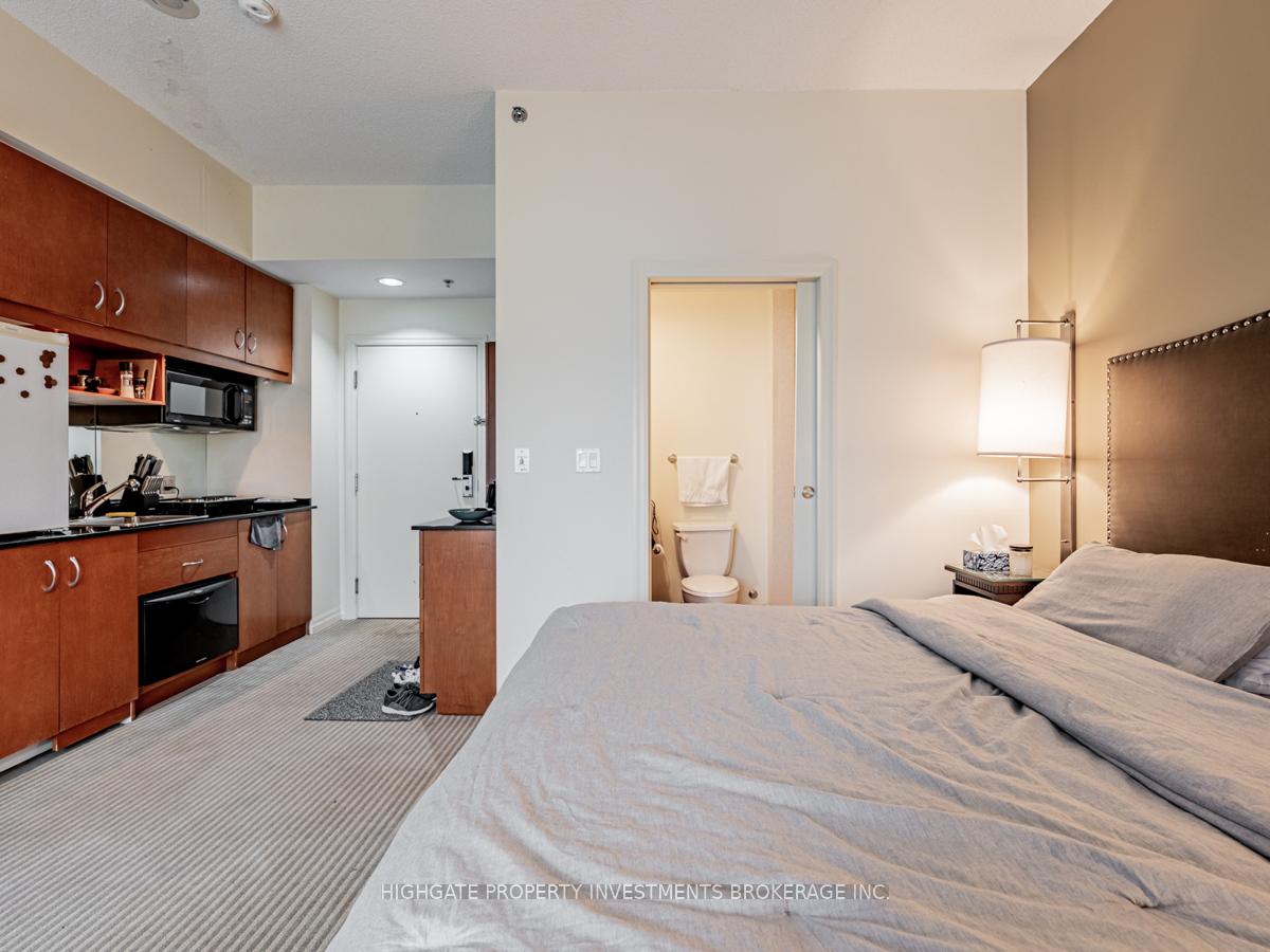 Photo 10 of Unit 2005, 1 King Street W, Toronto, Bay Street Corridor — HOMEH