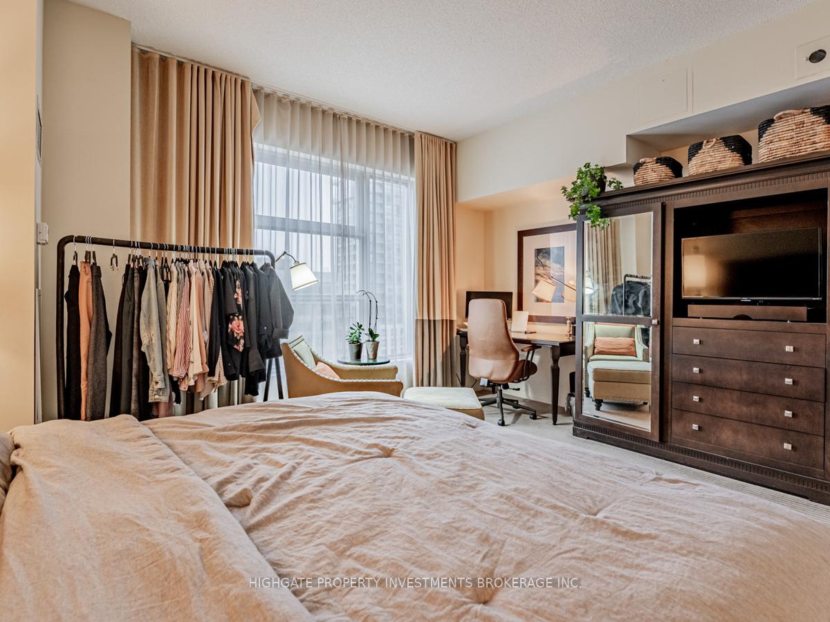 Photo 12 of Unit 2005, 1 King Street W, Toronto, Bay Street Corridor — HOMEH