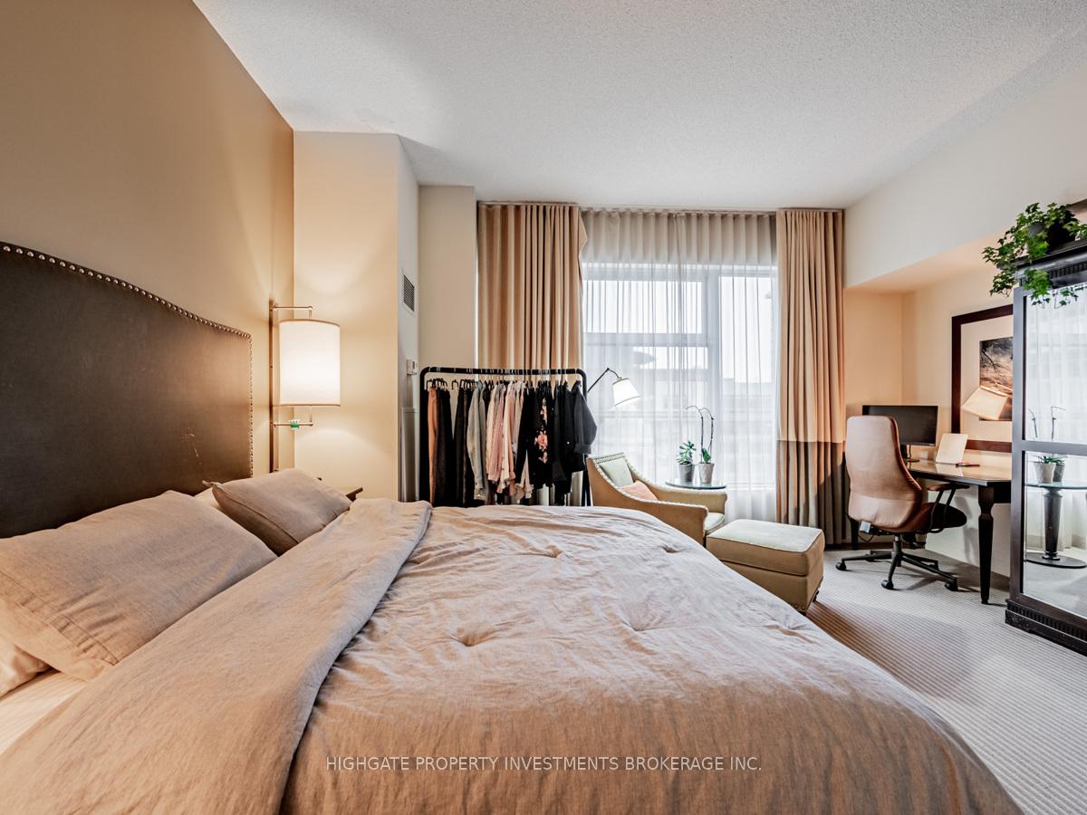 Photo 13 of Unit 2005, 1 King Street W, Toronto, Bay Street Corridor — HOMEH