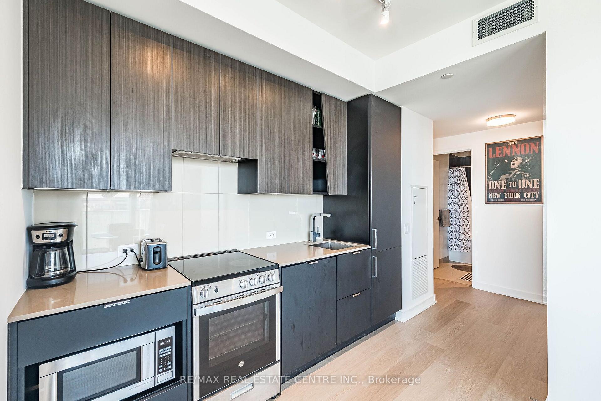 Photo 9 of 3883 Quartz Road, Mississauga, City Centre — HOMEH