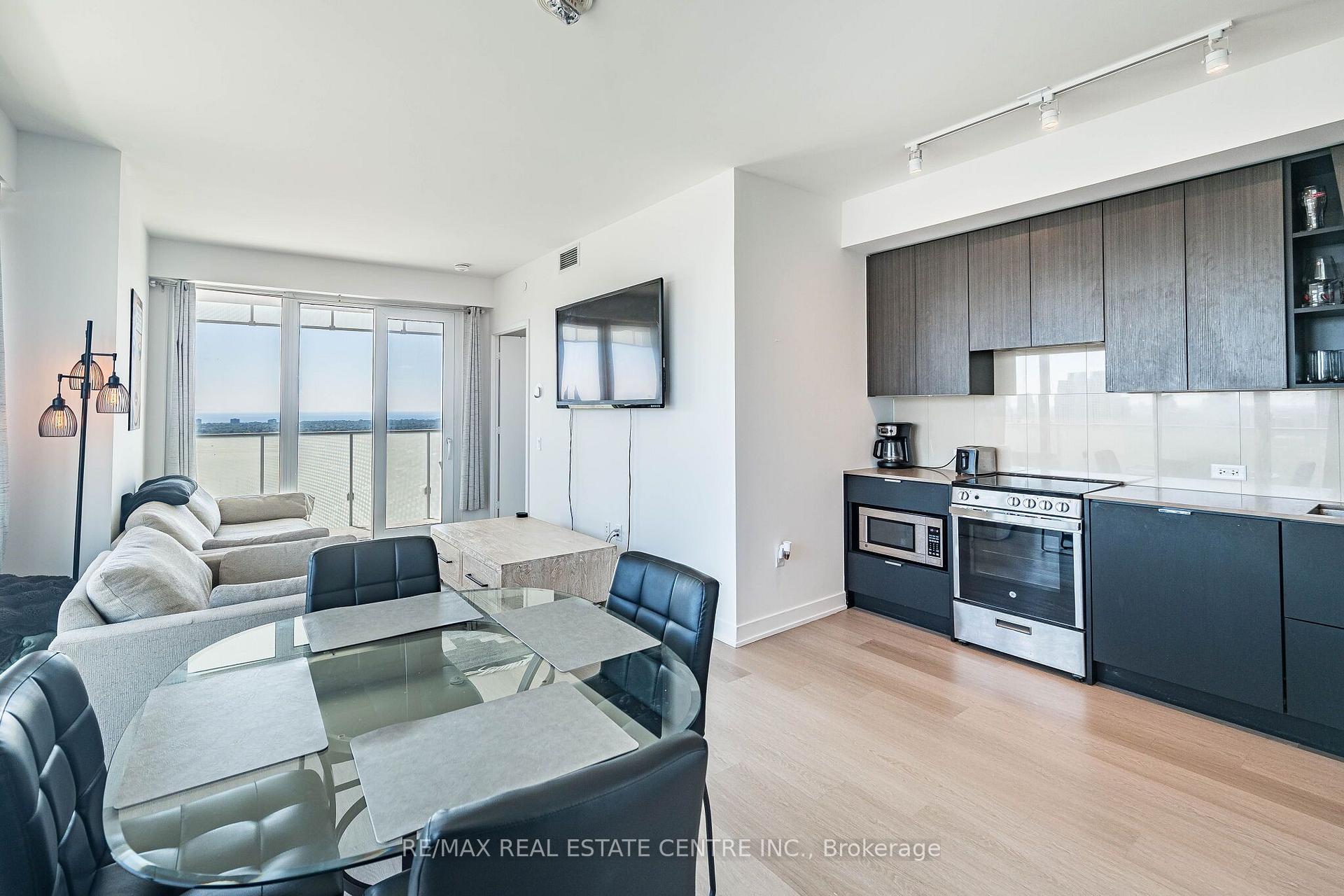 Photo 11 of 3883 Quartz Road, Mississauga, City Centre — HOMEH