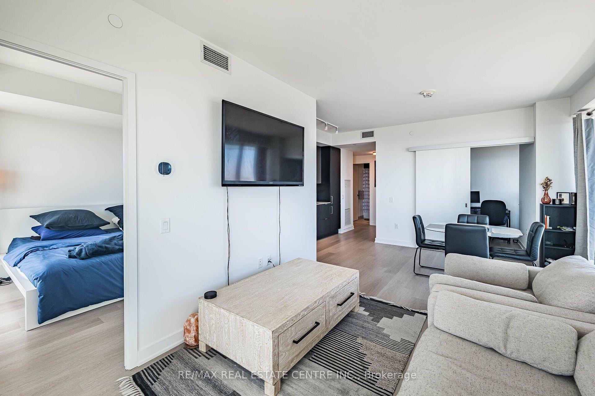 Photo 14 of 3883 Quartz Road, Mississauga, City Centre — HOMEH