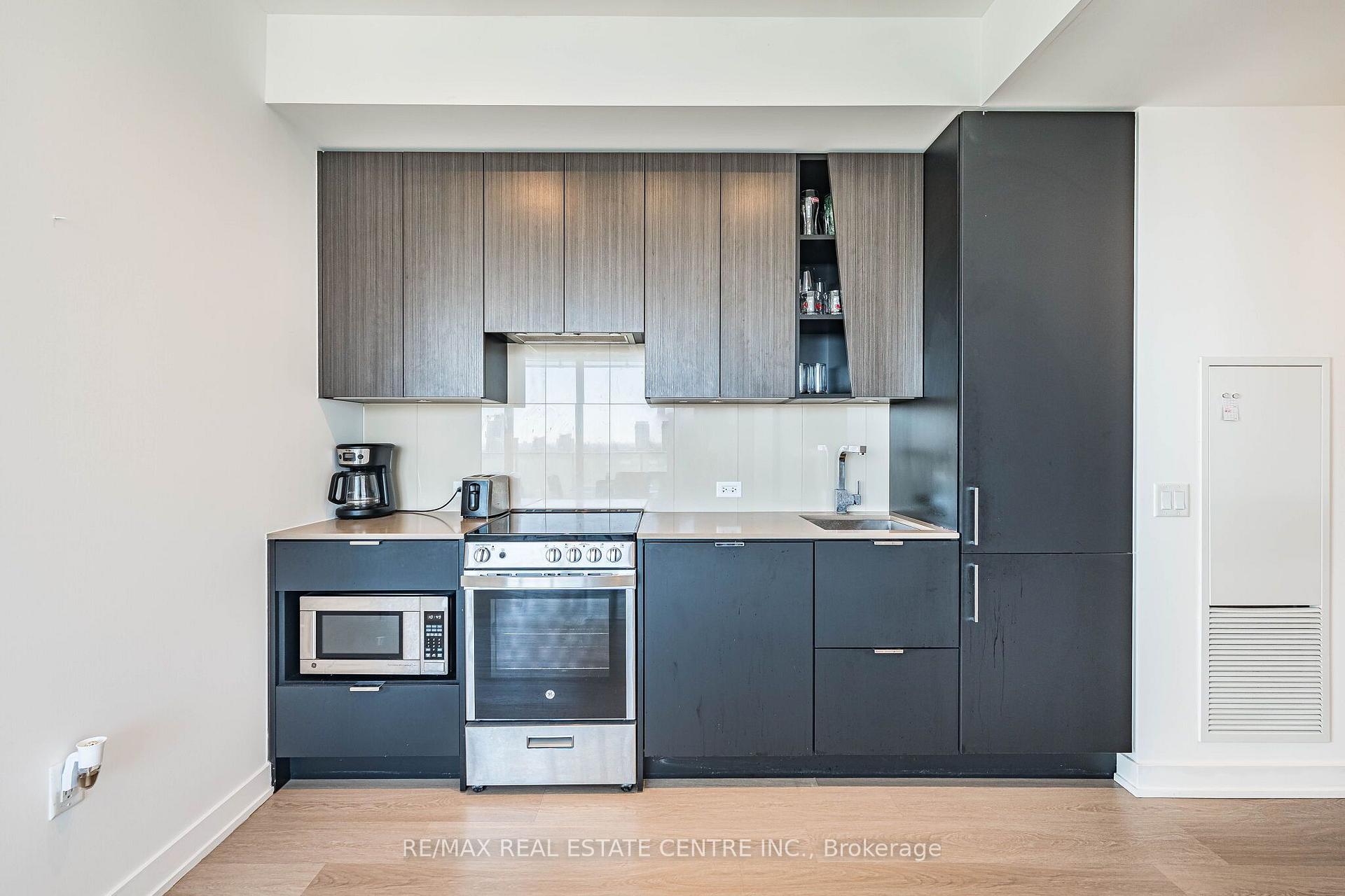 Photo 16 of 3883 Quartz Road, Mississauga, City Centre — HOMEH