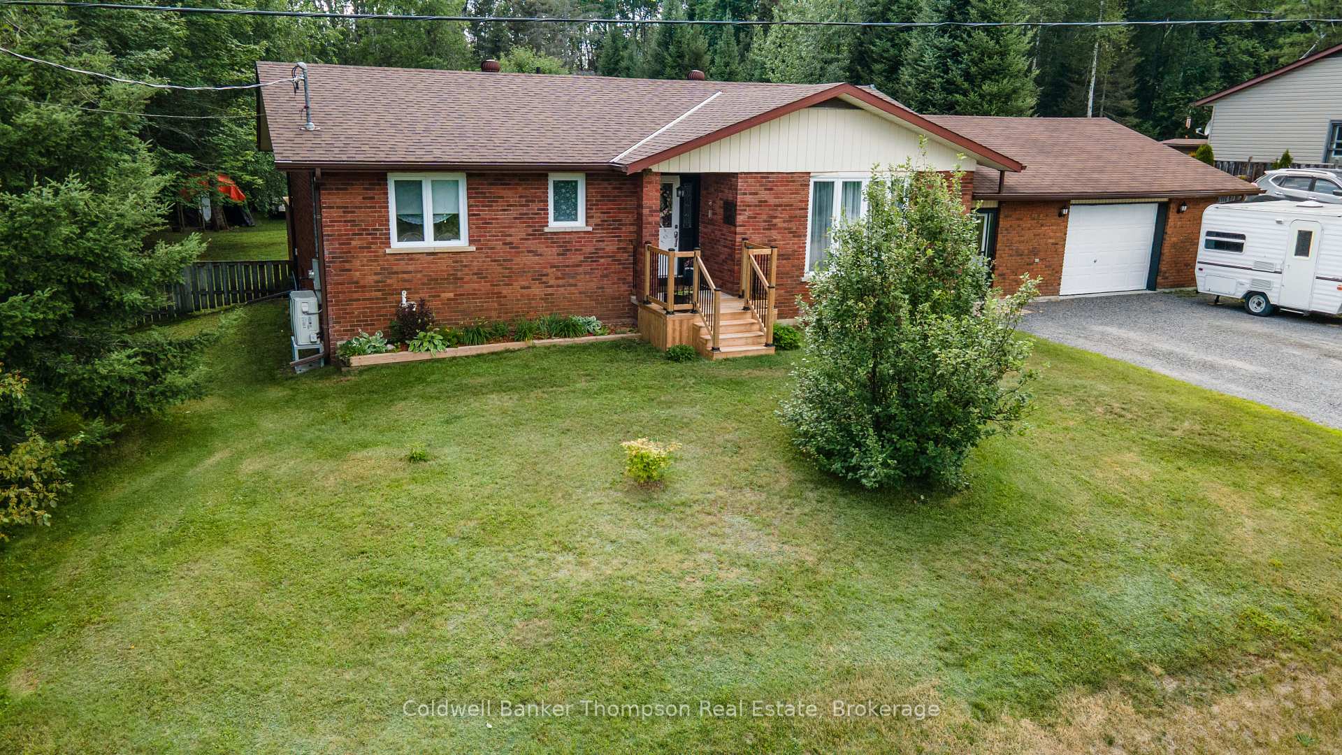 Photo 2 of 5 Grant Court, South River — HOMEH