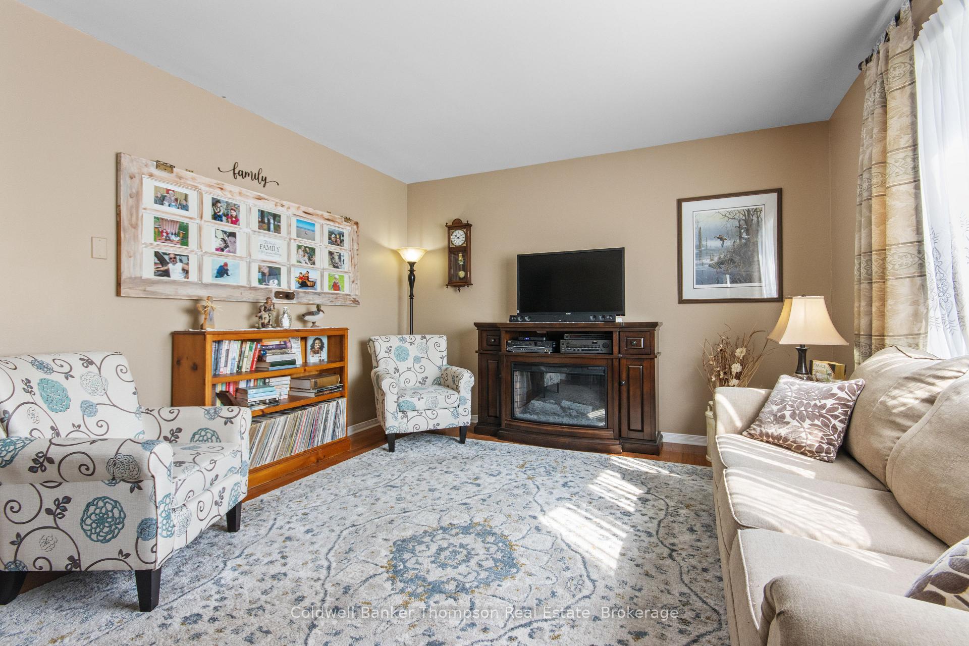 Photo 9 of 5 Grant Court, South River — HOMEH