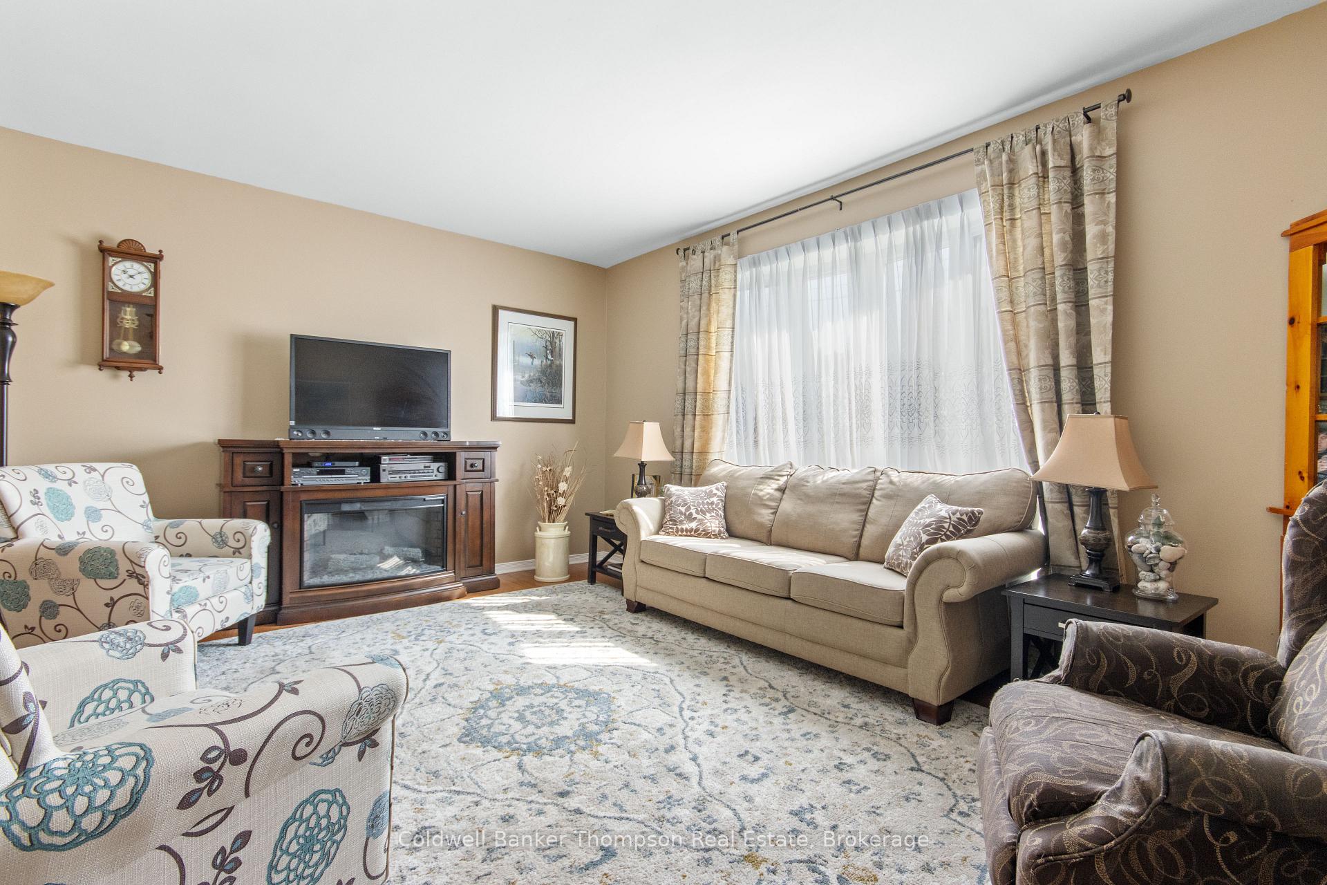 Photo 10 of 5 Grant Court, South River — HOMEH