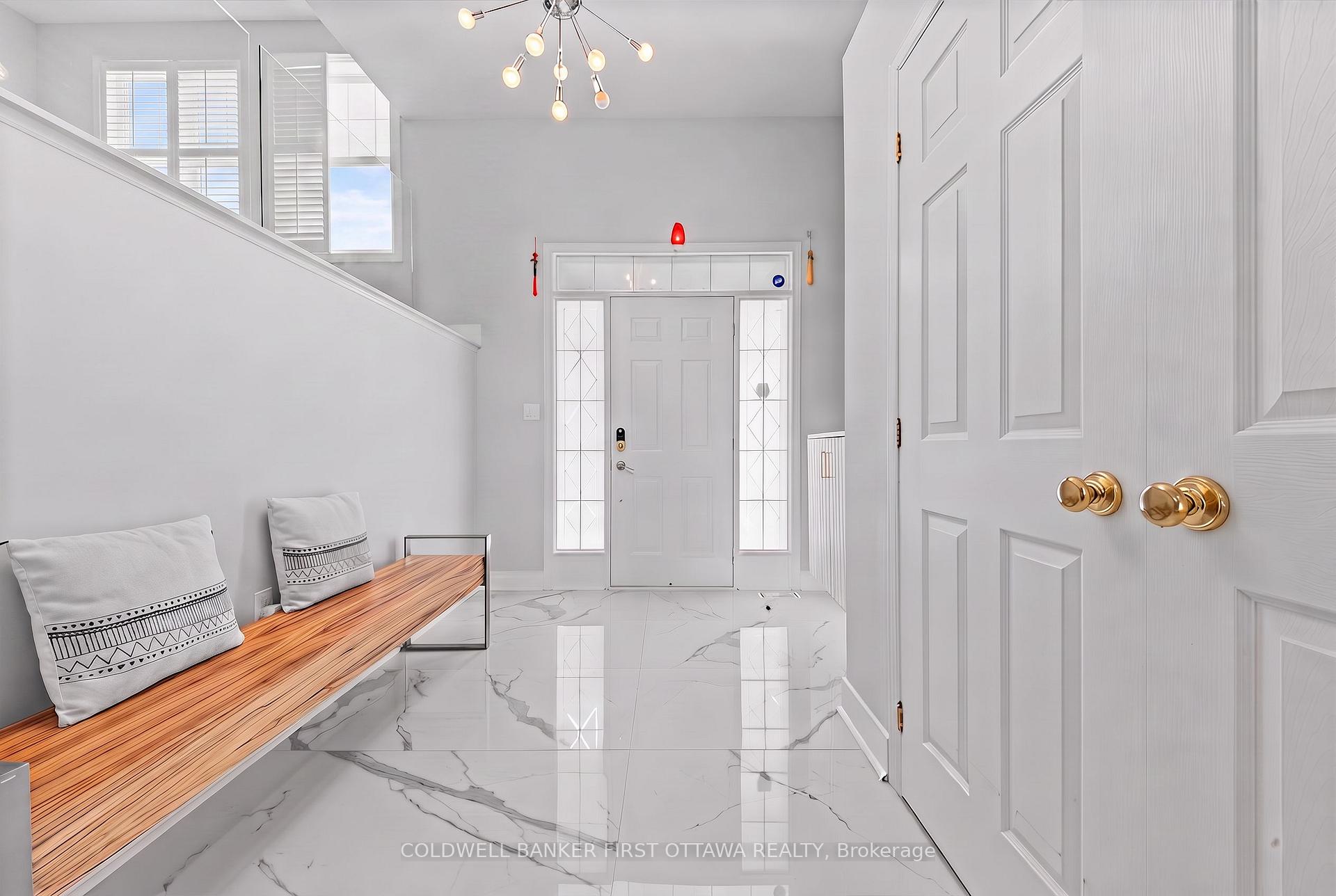 Photo 5 of 520 Pine Vista Drive E, Ottawa, Springridge/East Village — HOMEH