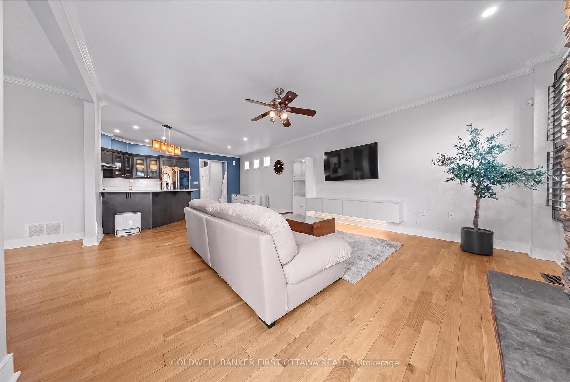 Photo 8 of 520 Pine Vista Drive E, Ottawa, Springridge/East Village — HOMEH