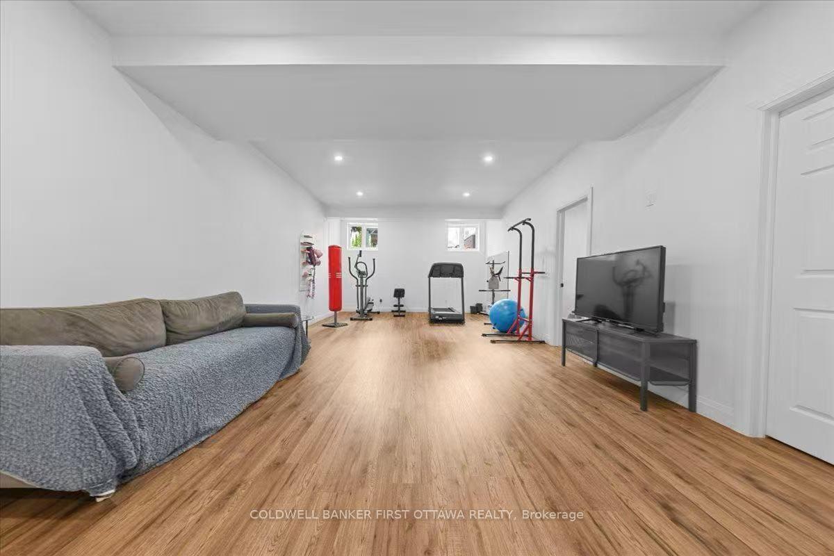 Photo 21 of 520 Pine Vista Drive E, Ottawa, Springridge/East Village — HOMEH