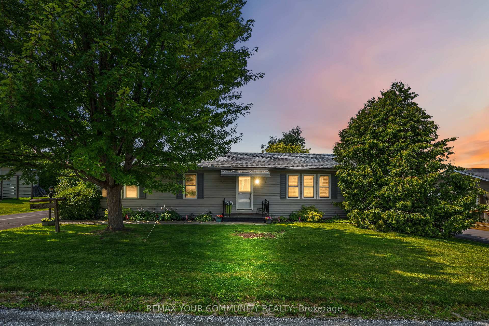 Photo 1 of 17 Kelsey Crescent, Georgina, Sutton & Jackson's Point — HOMEH