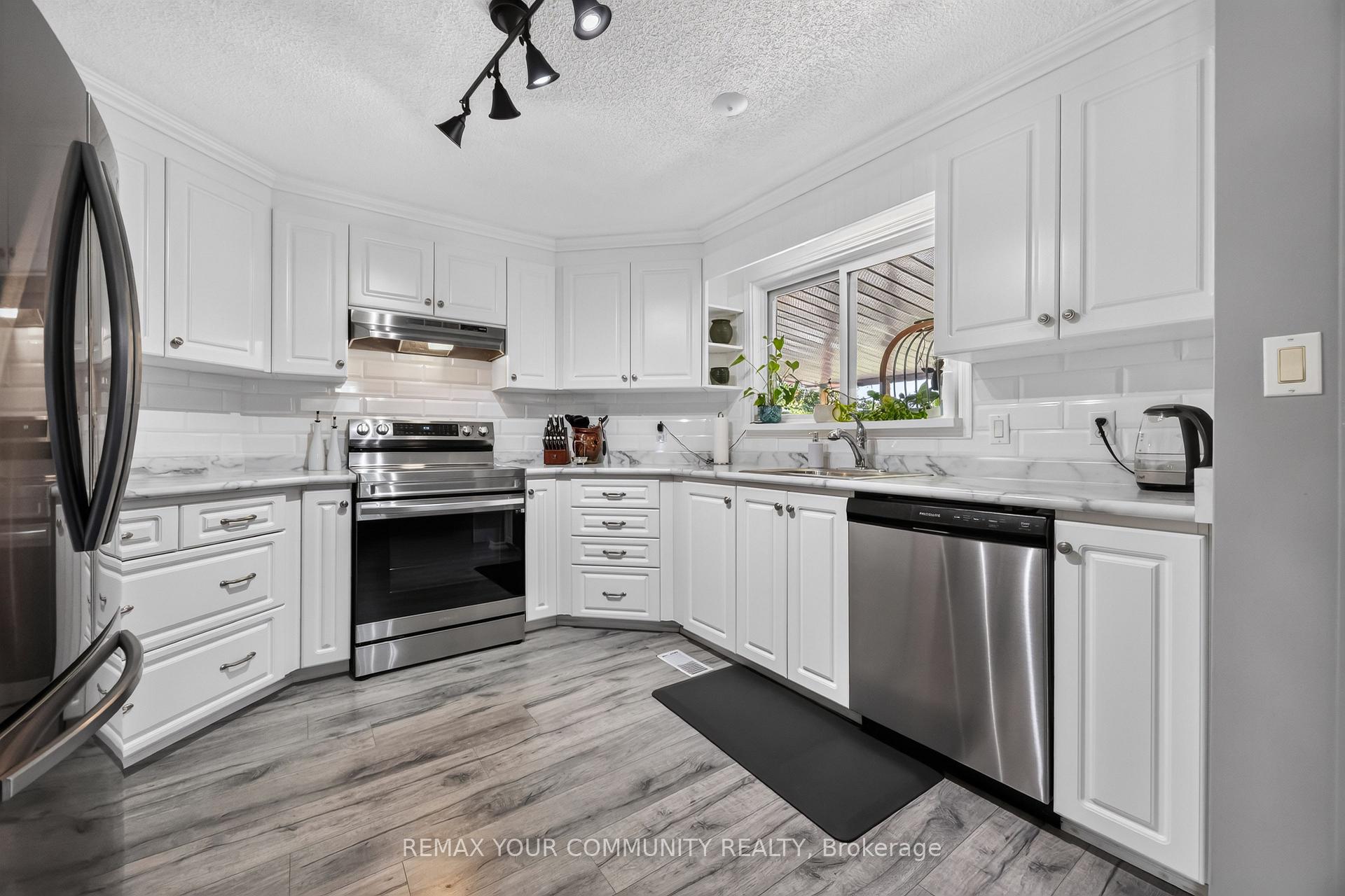 Photo 11 of 17 Kelsey Crescent, Georgina, Sutton & Jackson's Point — HOMEH