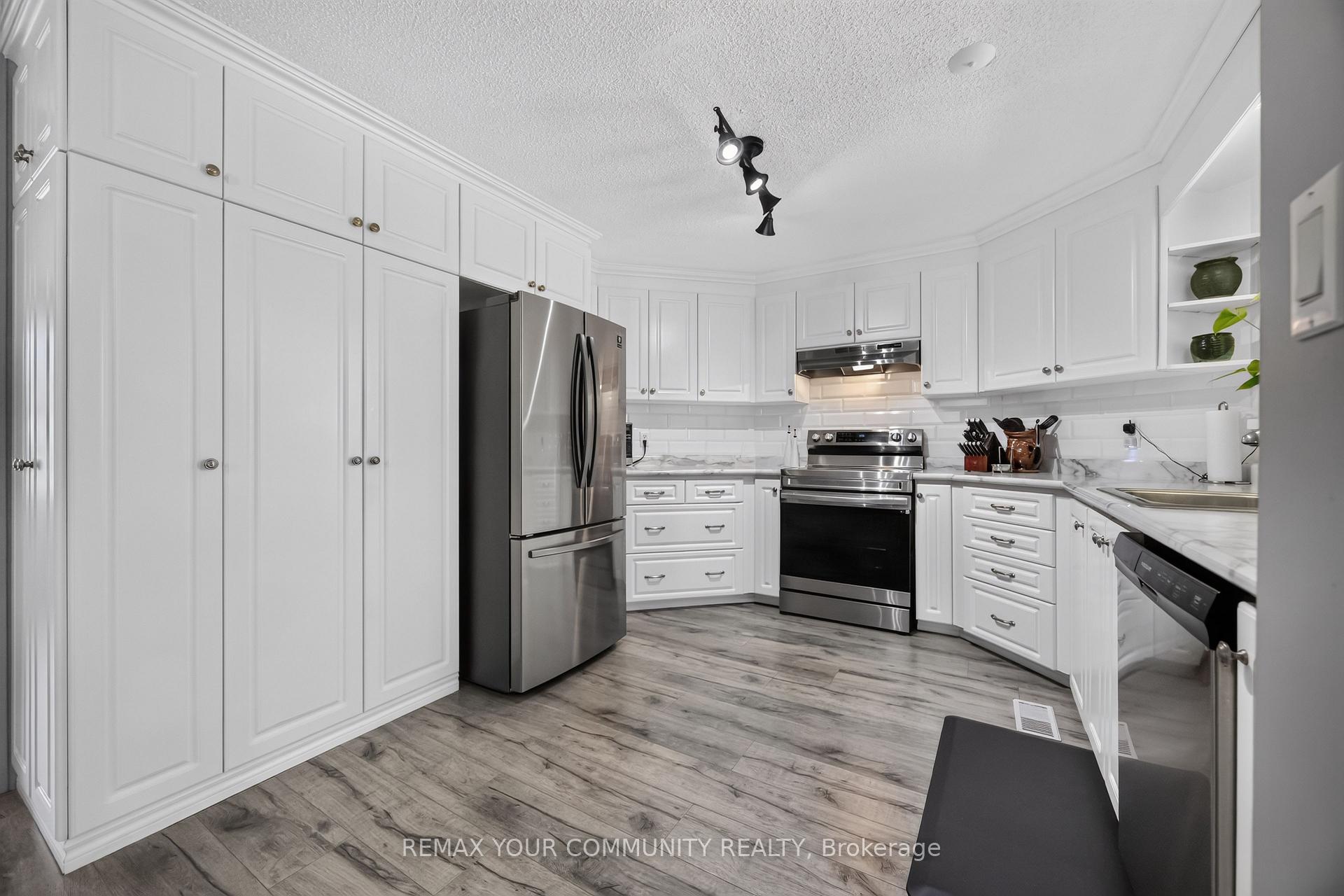 Photo 12 of 17 Kelsey Crescent, Georgina, Sutton & Jackson's Point — HOMEH